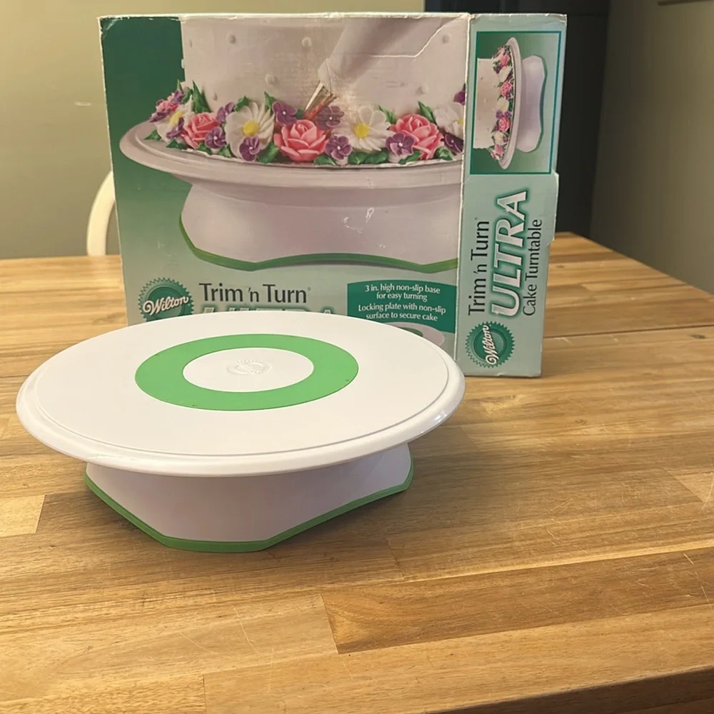 WILTON  TRIM’N TURN ULTRA CAKE TURNTABLE